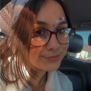 Meet your Posher, Anthi